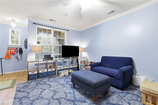 102 Herons CV, Carrollton, VA 23314
