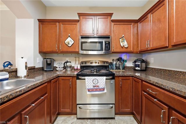 102 Herons CV, Carrollton, VA 23314