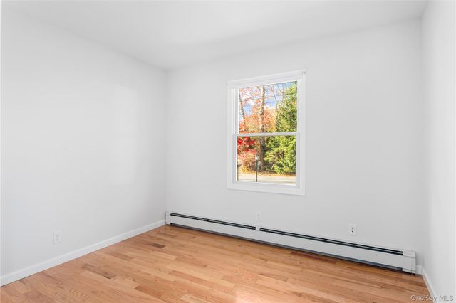 11 Seneca Trail, Ridge, NY 11961