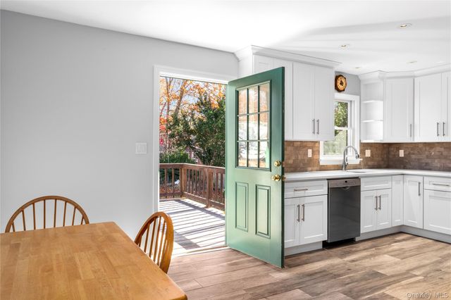 11 Seneca Trail, Ridge, NY 11961