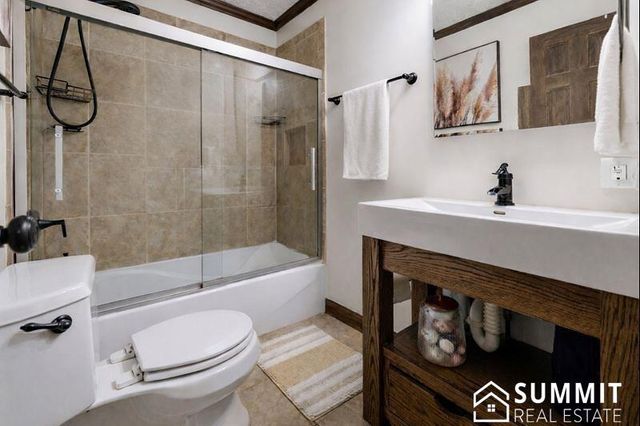 900 S 48th Street, Lincoln, NE 68510