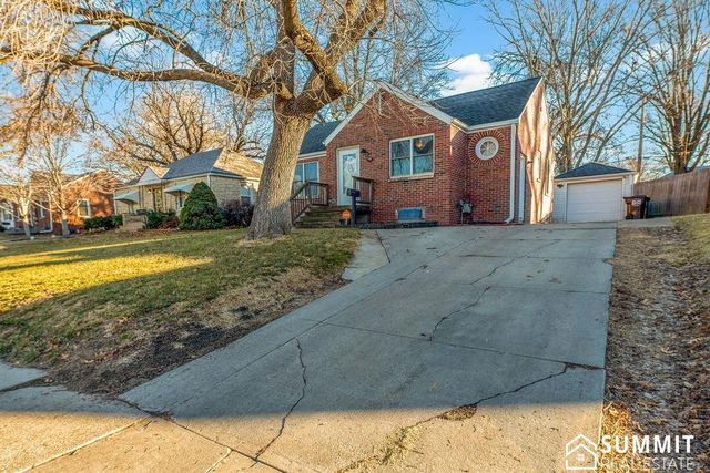 900 S 48th Street, Lincoln, NE 68510