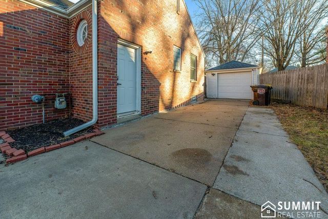 900 S 48th Street, Lincoln, NE 68510