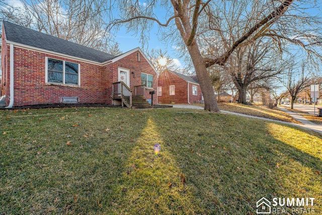 900 S 48th Street, Lincoln, NE 68510