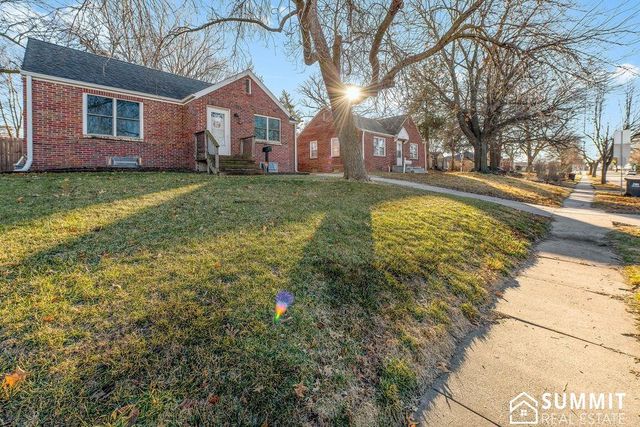 900 S 48th Street, Lincoln, NE 68510