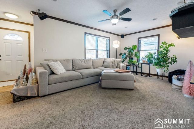 900 S 48th Street, Lincoln, NE 68510