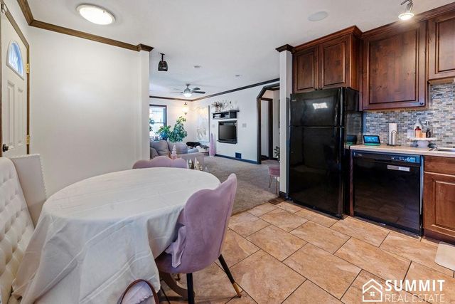 900 S 48th Street, Lincoln, NE 68510