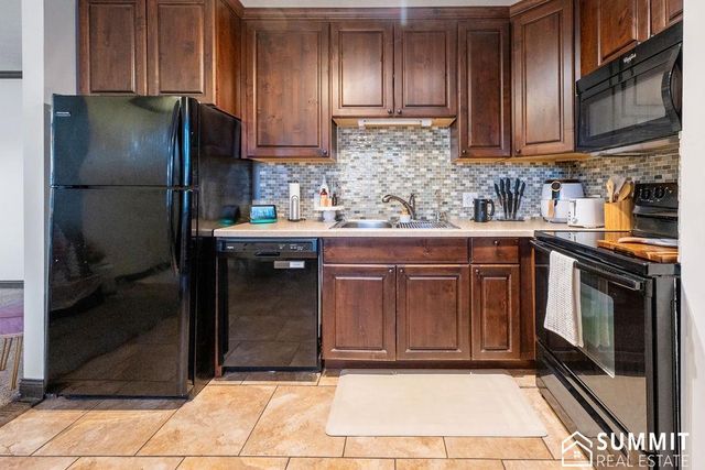 900 S 48th Street, Lincoln, NE 68510