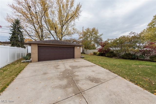 11183 Johnson Drive, Parma, OH 44130