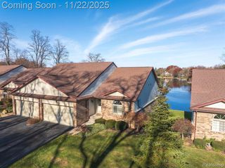 7121 Bluewater Drive, Clarkston, MI 48348