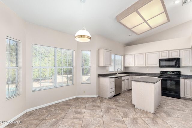 12349 N 71st Drive, Peoria, AZ 85381