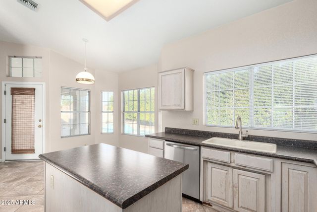 12349 N 71st Drive, Peoria, AZ 85381