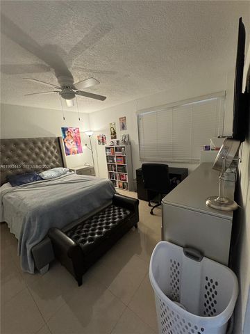 6960 Miami Gardens Dr 2-516, Hialeah, FL 33015