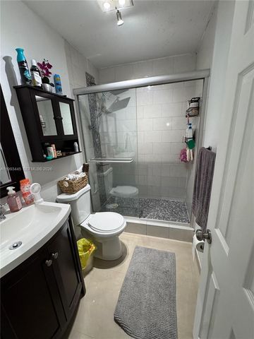 6960 Miami Gardens Dr 2-516, Hialeah, FL 33015