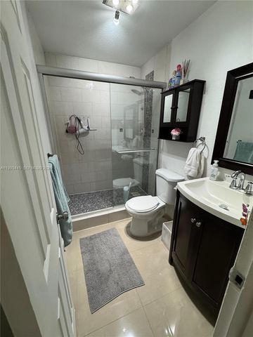 6960 Miami Gardens Dr 2-516, Hialeah, FL 33015