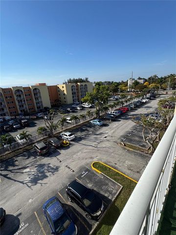 6960 Miami Gardens Dr 2-516, Hialeah, FL 33015