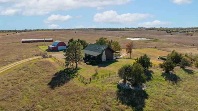 9615 S Rock Rd, Valley Center, KS 67147