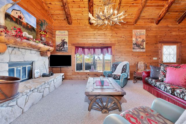 9615 S Rock Rd, Valley Center, KS 67147