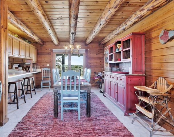 9615 S Rock Rd, Valley Center, KS 67147