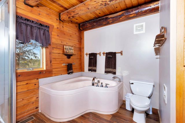 9615 S Rock Rd, Valley Center, KS 67147