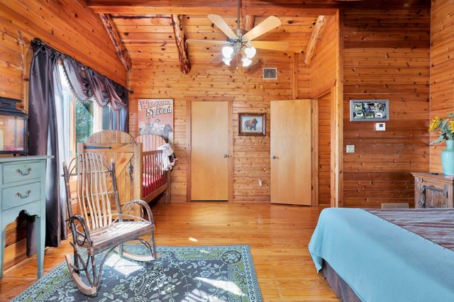 9615 S Rock Rd, Valley Center, KS 67147