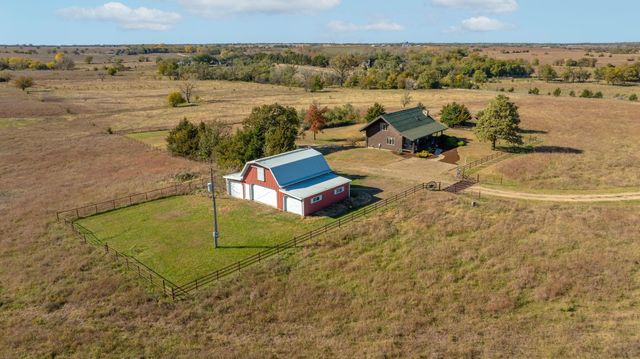 9615 S Rock Rd, Valley Center, KS 67147