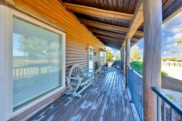 9615 S Rock Rd, Valley Center, KS 67147