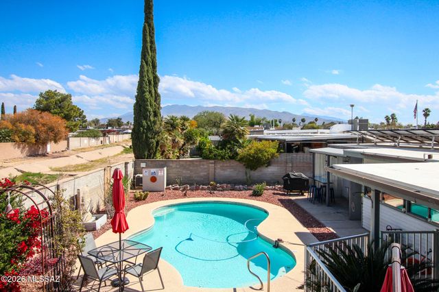 9771 E Sellarole Road, Tucson, AZ 85730