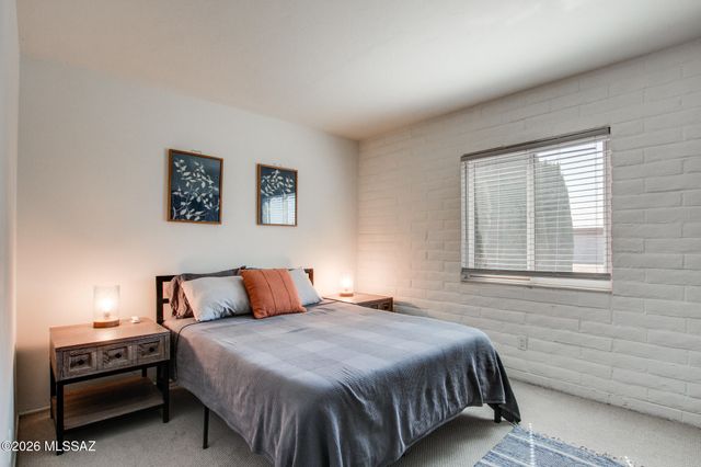 9771 E Sellarole Road, Tucson, AZ 85730