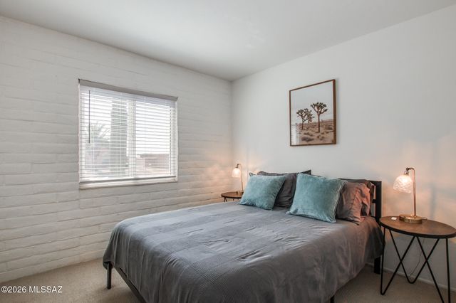 9771 E Sellarole Road, Tucson, AZ 85730