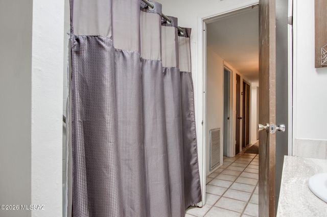 9771 E Sellarole Road, Tucson, AZ 85730