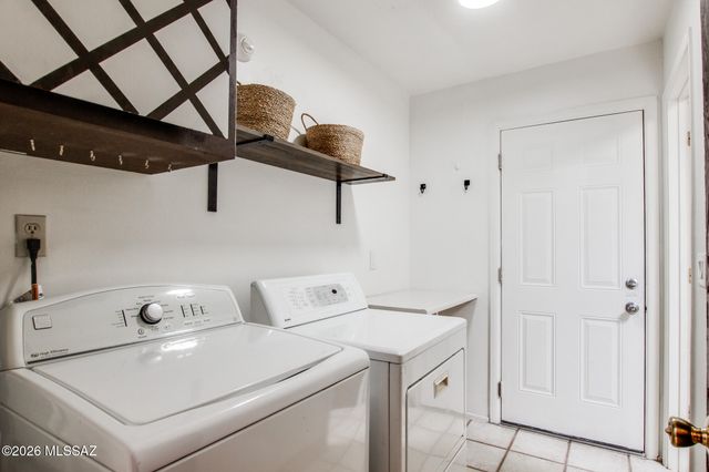 9771 E Sellarole Road, Tucson, AZ 85730