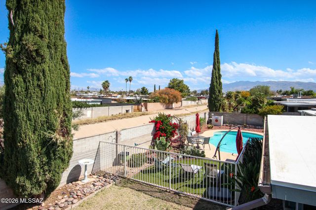 9771 E Sellarole Road, Tucson, AZ 85730