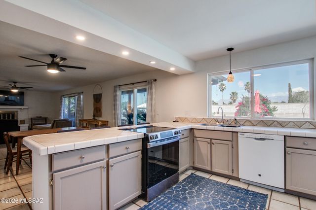 9771 E Sellarole Road, Tucson, AZ 85730