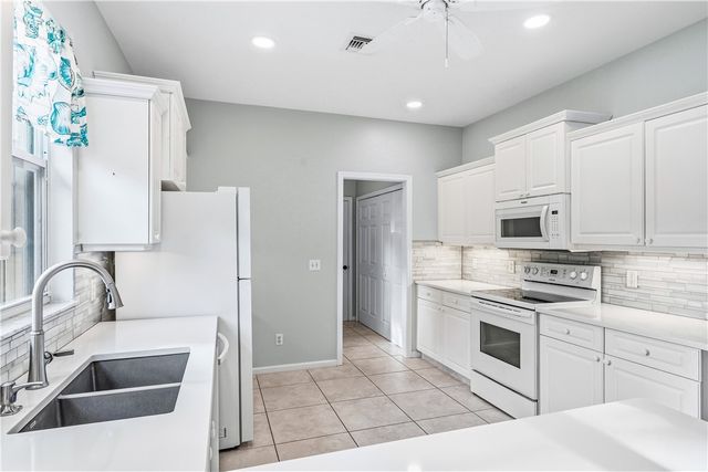 5410 25th Place, Vero Beach, FL 32966