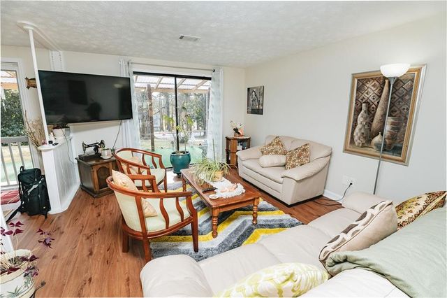 3184 Newcastle Way, Snellville, GA 30039