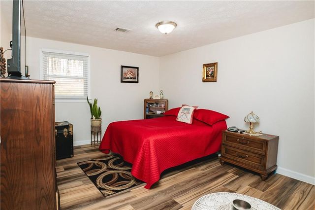 3184 Newcastle Way, Snellville, GA 30039