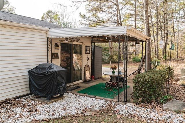 3184 Newcastle Way, Snellville, GA 30039