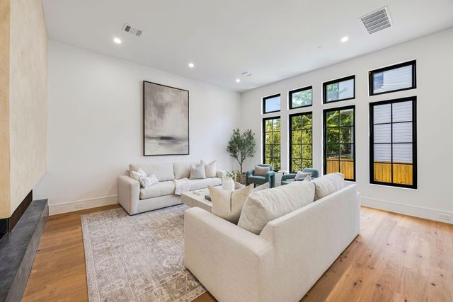 614 Ridge Street, Houston, TX 77009