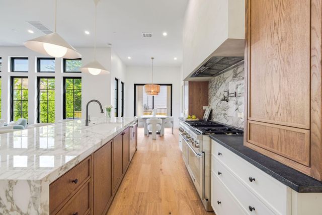 614 Ridge Street, Houston, TX 77009
