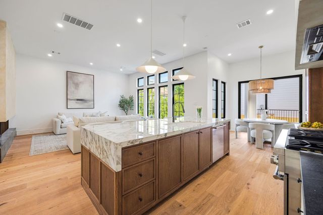 614 Ridge Street, Houston, TX 77009