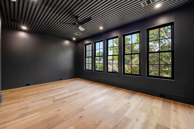614 Ridge Street, Houston, TX 77009