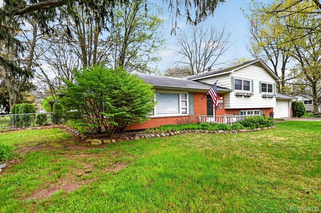 73666 Floral Street, Armada Village, MI 48005
