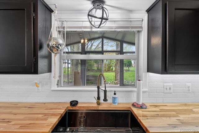 73666 Floral Street, Armada Village, MI 48005