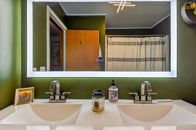 73666 Floral Street, Armada Village, MI 48005