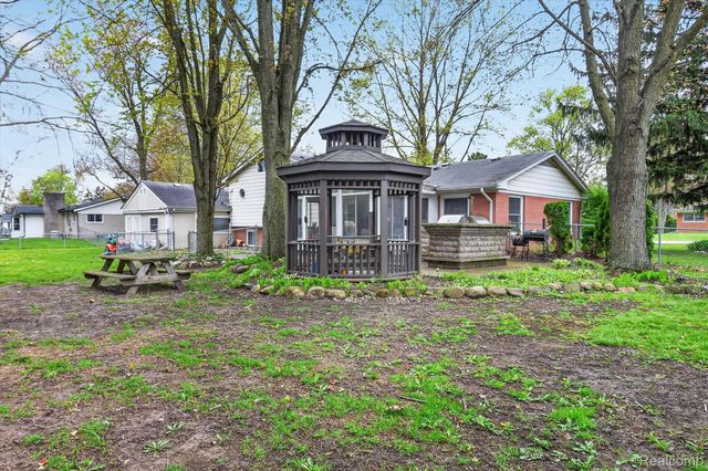 73666 Floral Street, Armada Village, MI 48005