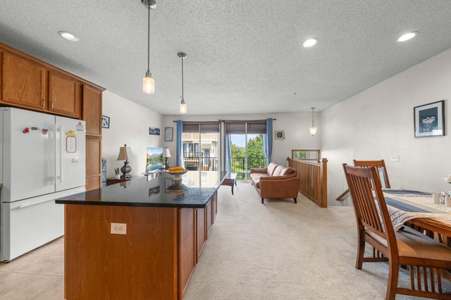 4735 Victor Path 4, Hugo, MN 55038