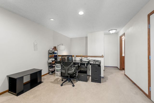 4735 Victor Path 4, Hugo, MN 55038