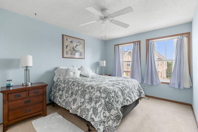 4735 Victor Path 4, Hugo, MN 55038