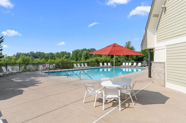 4735 Victor Path 4, Hugo, MN 55038